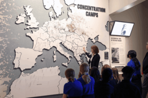 Docent_at_Map (1) (1)